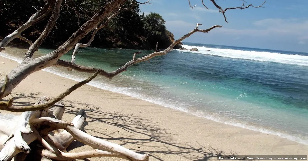 Wisata Pantai Ngalur: pesona alam memukau