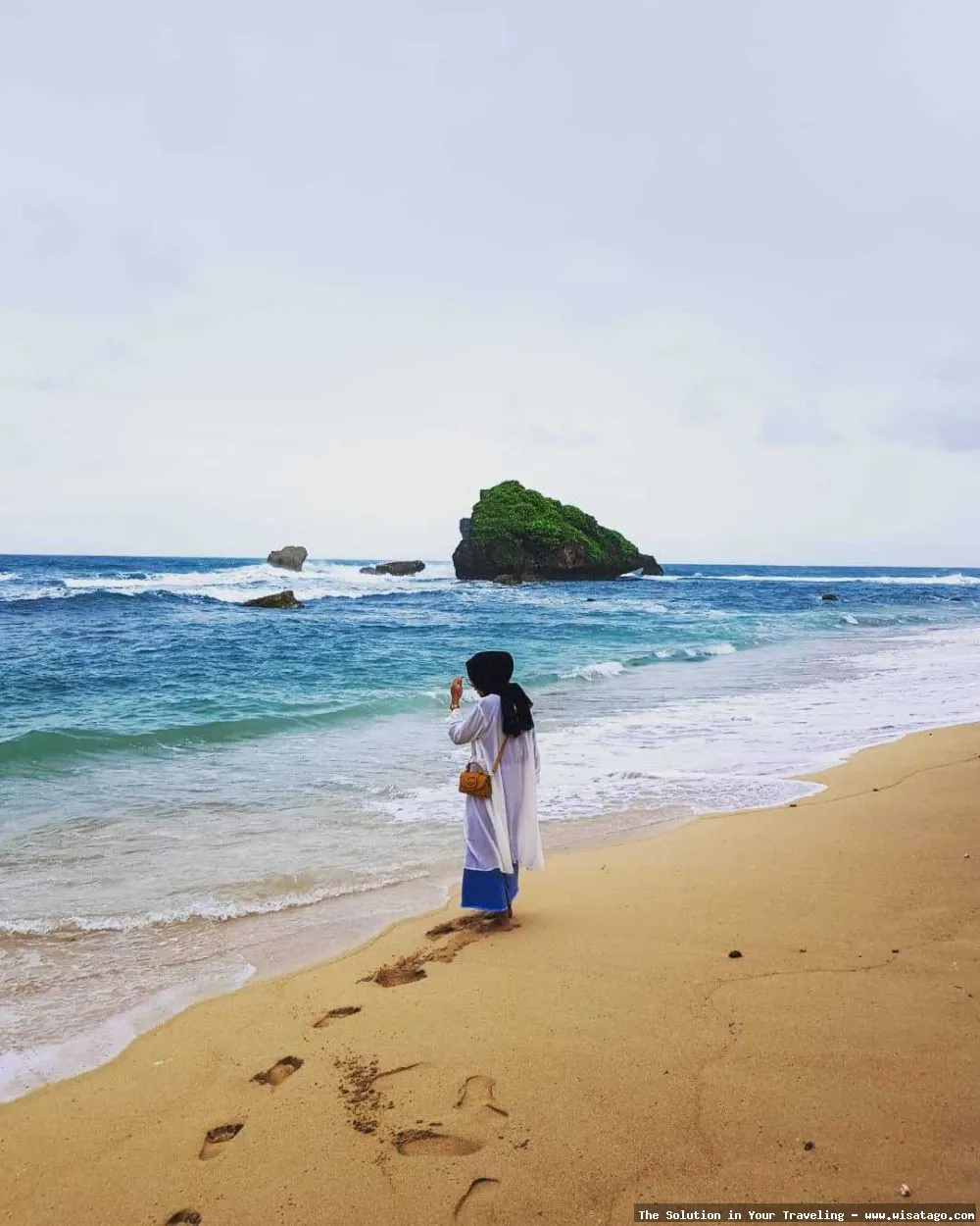 Wisata Pantai Ngandong yang mempesona.