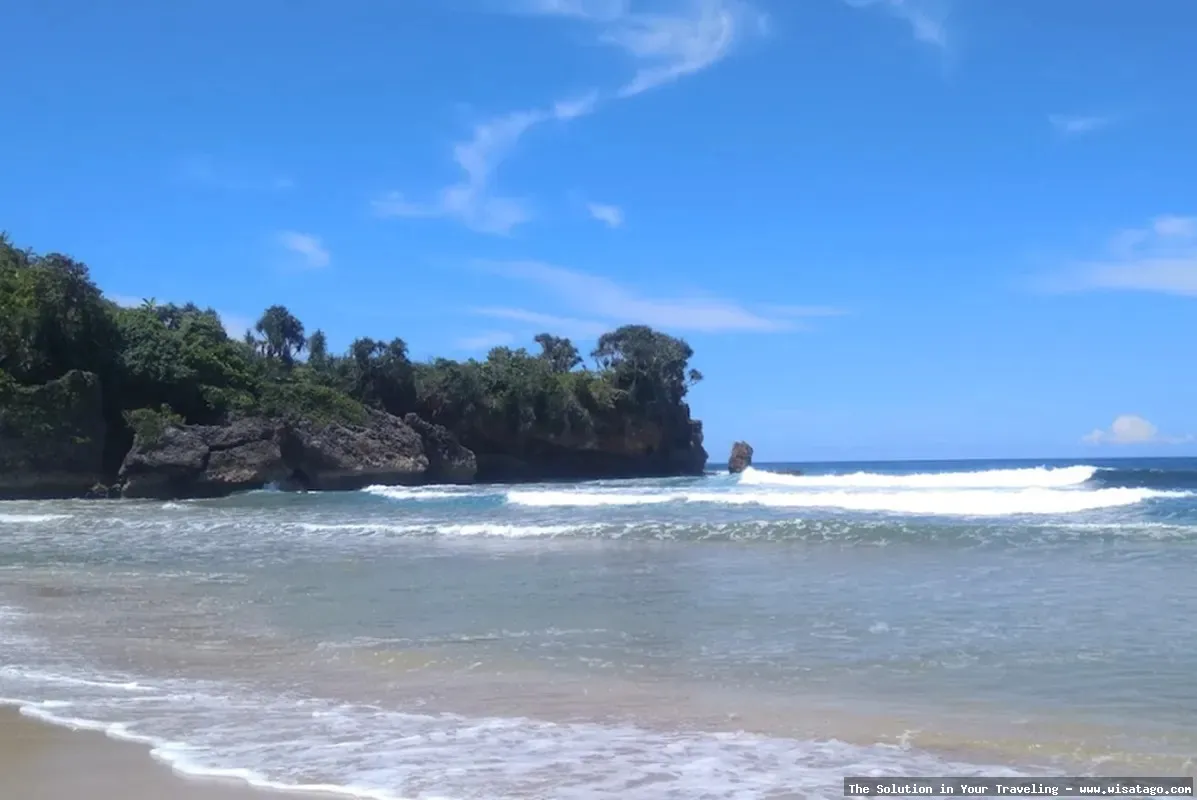 wisata Pantai Ngantep Malang mempesona