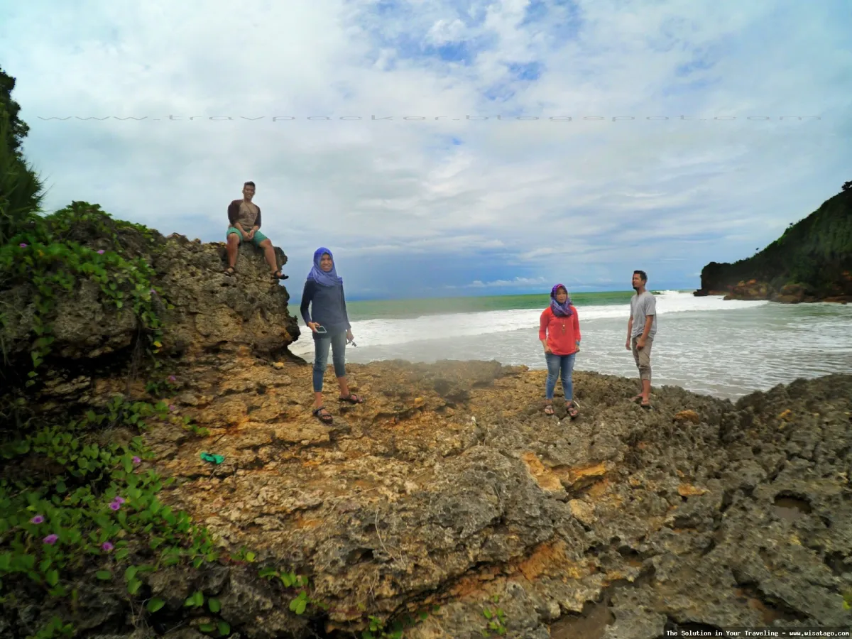 wisata Pantai Ngantep Malang menawan