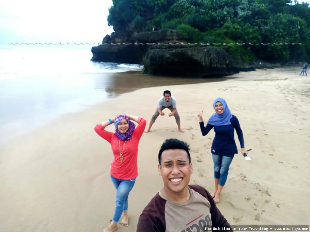 wisata Pantai Ngantep Malang mempesona