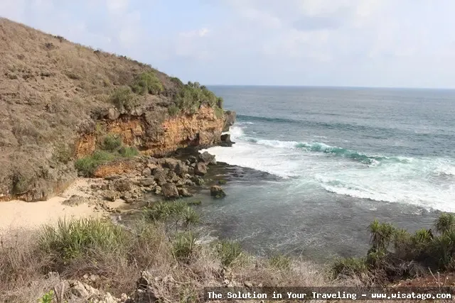 wisata Pantai Ngeden yang menawan