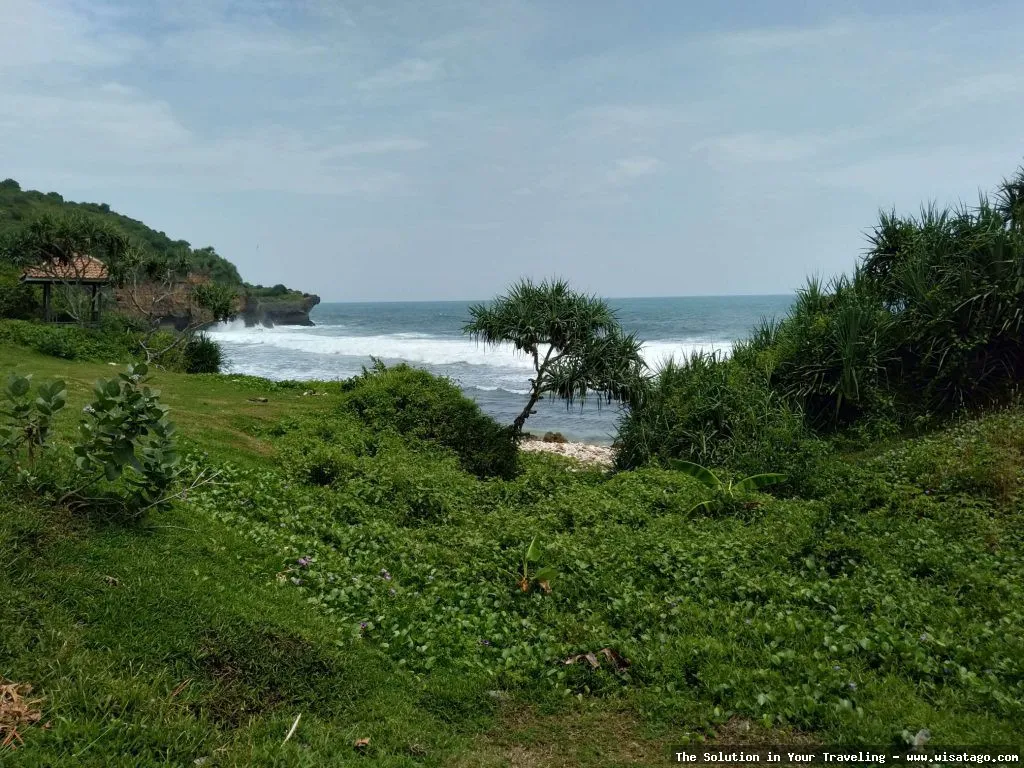 wisata Pantai Ngeden yang memesona