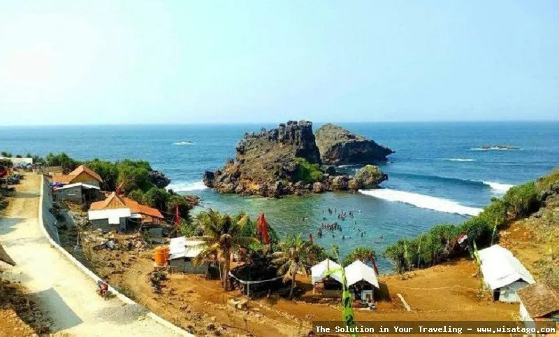 wisata Pantai Nglambor GunungKidul yang menawan