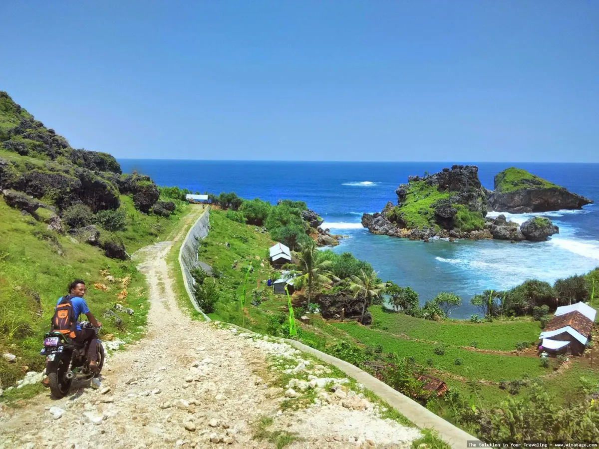 wisata Pantai Nglambor GunungKidul yang memukau