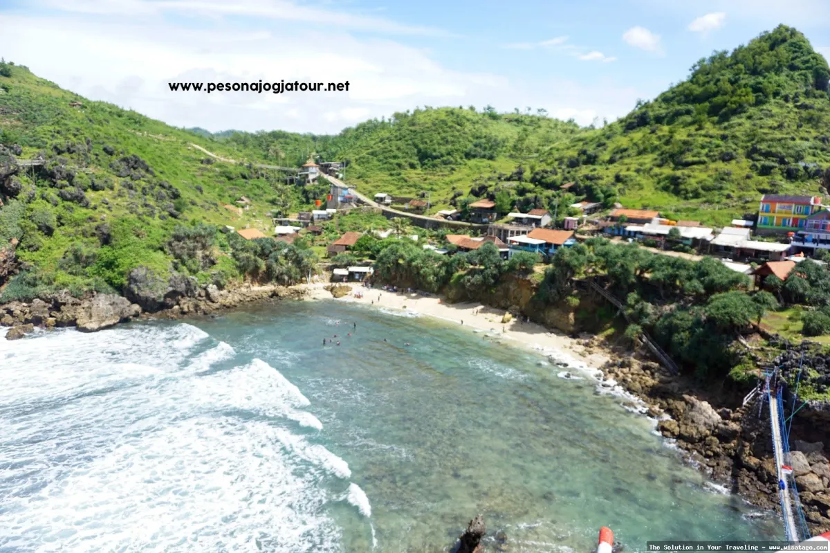 wisata Pantai Nglambor GunungKidul yang memukau