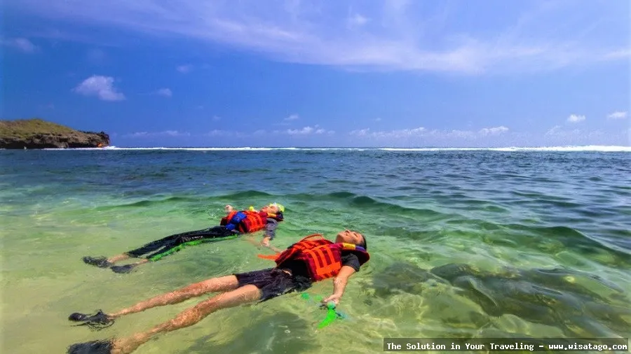 wisata Pantai Nglambor GunungKidul yang mempesona