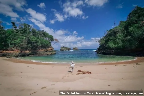 wisata Pantai Ngliyep Malang yang indah