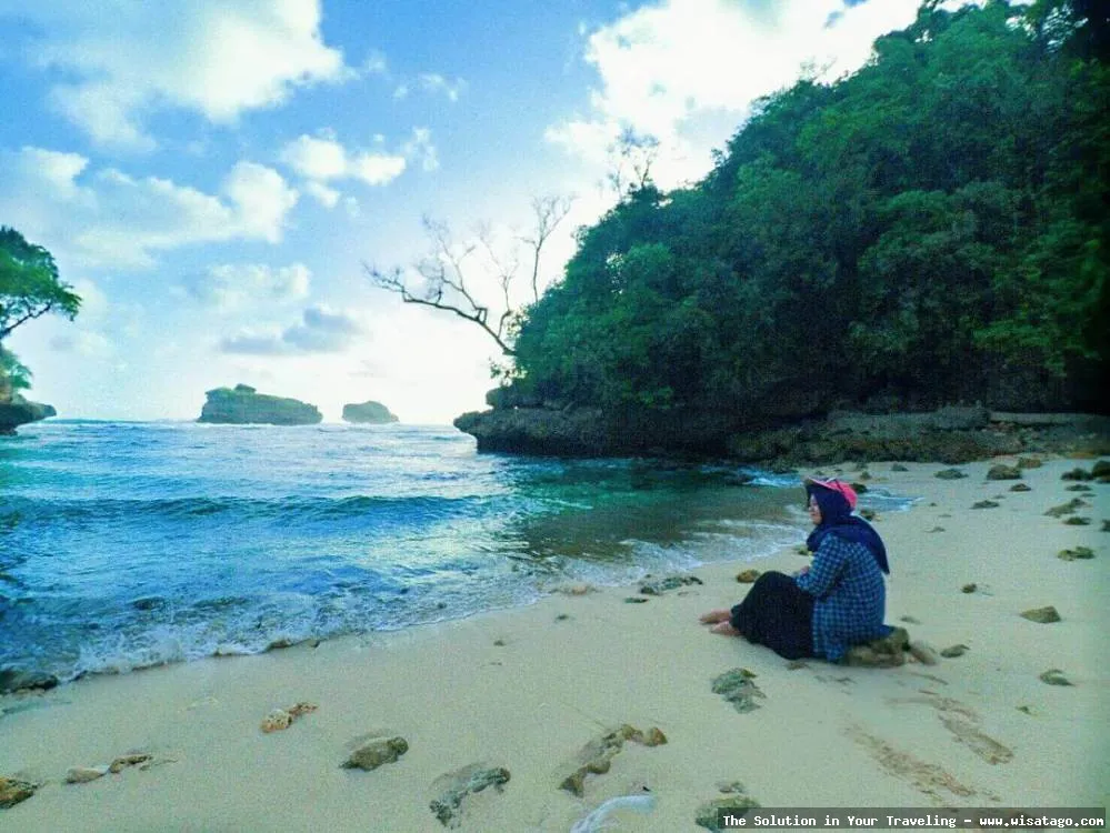 wisata Pantai Ngliyep Malang yang indah