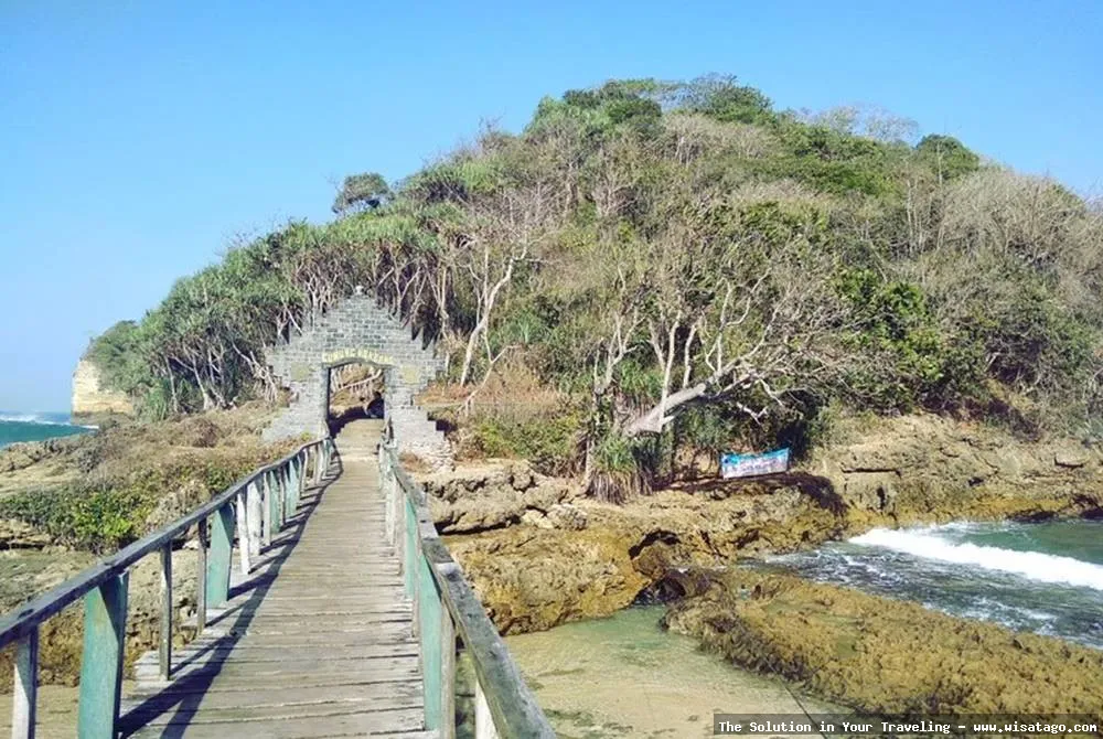 wisata Pantai Ngliyep Malang nan indah