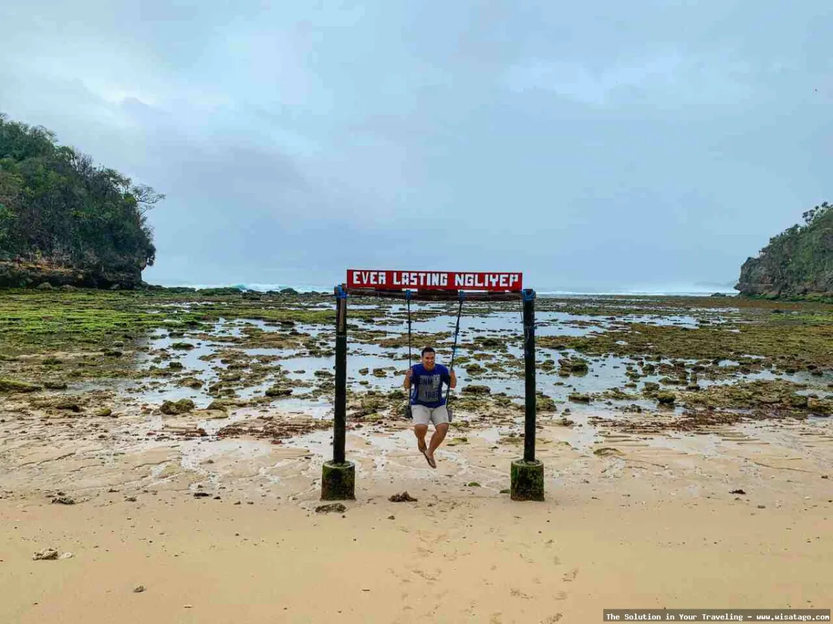 wisata Pantai Ngliyep Malang yang indah