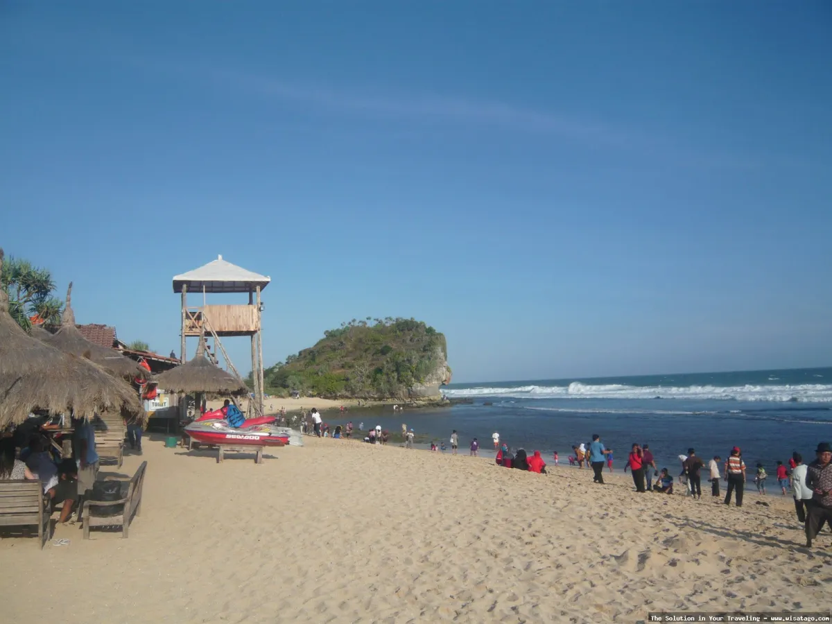 Wisata Pantai Ngobaran Gunungkidul yang eksotis