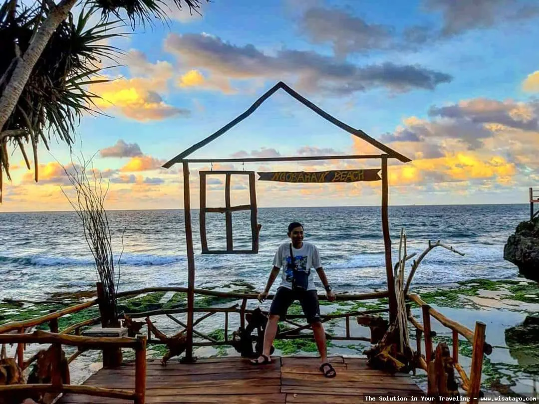 wisata Pantai Ngobaran Gunungkidul eksotis mempesona