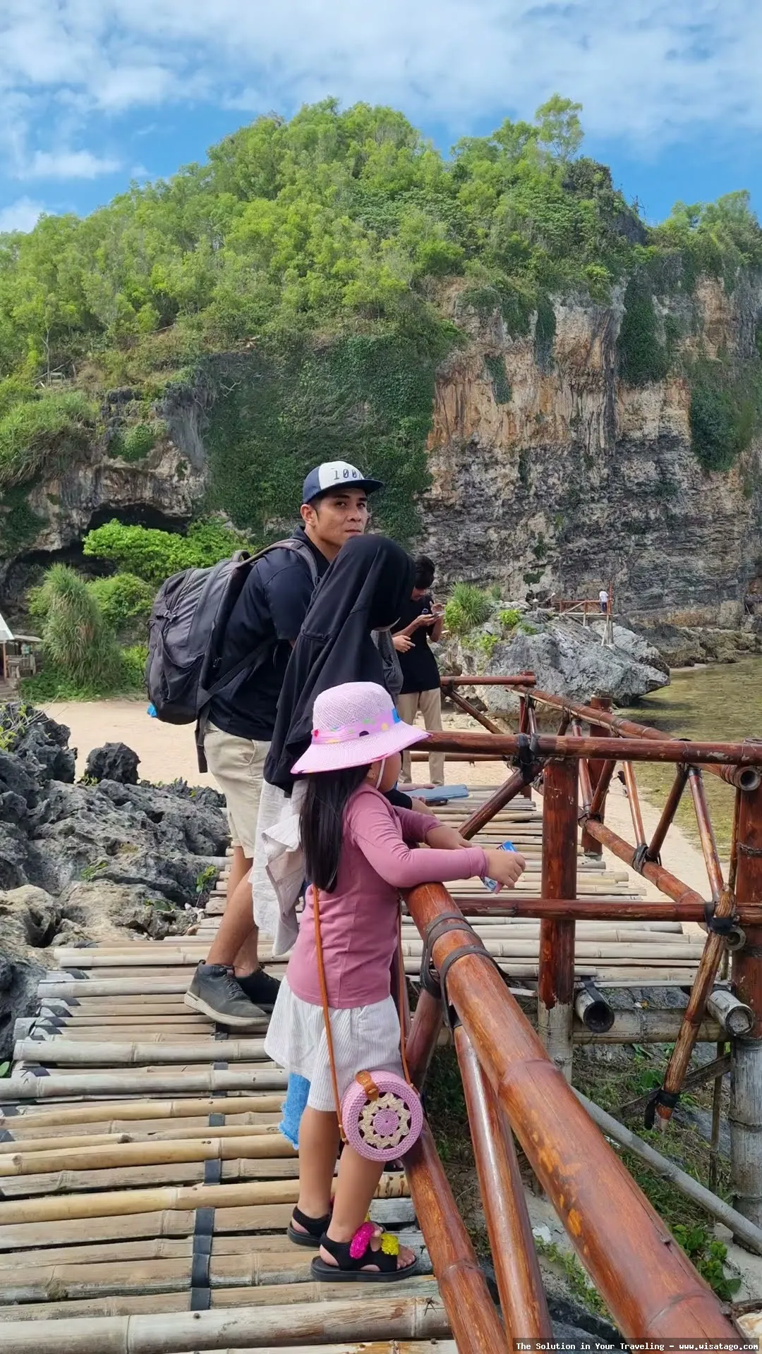 wisata Pantai Ngrumput yang mempesona