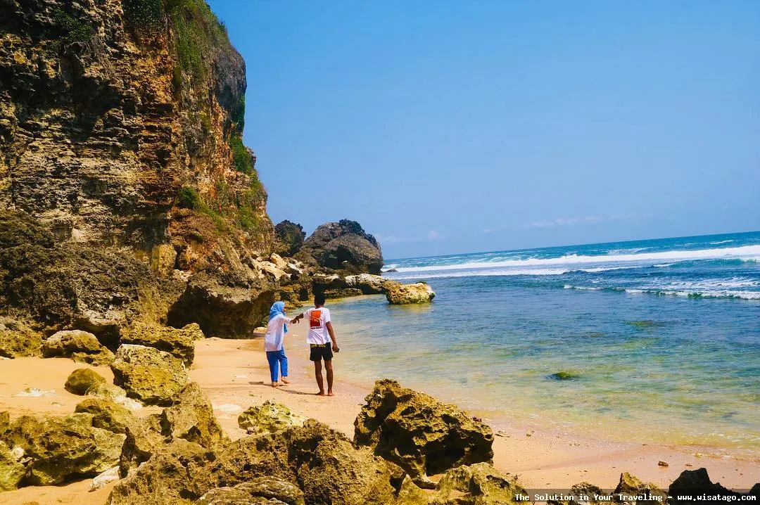 Wisata Pantai Ngrumput, pemandangan alam indah