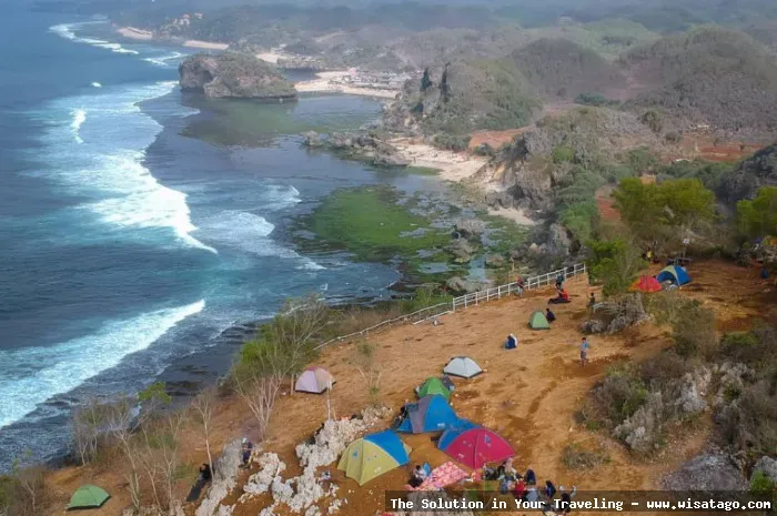 wisata Pantai Ngrumput yang menawan
