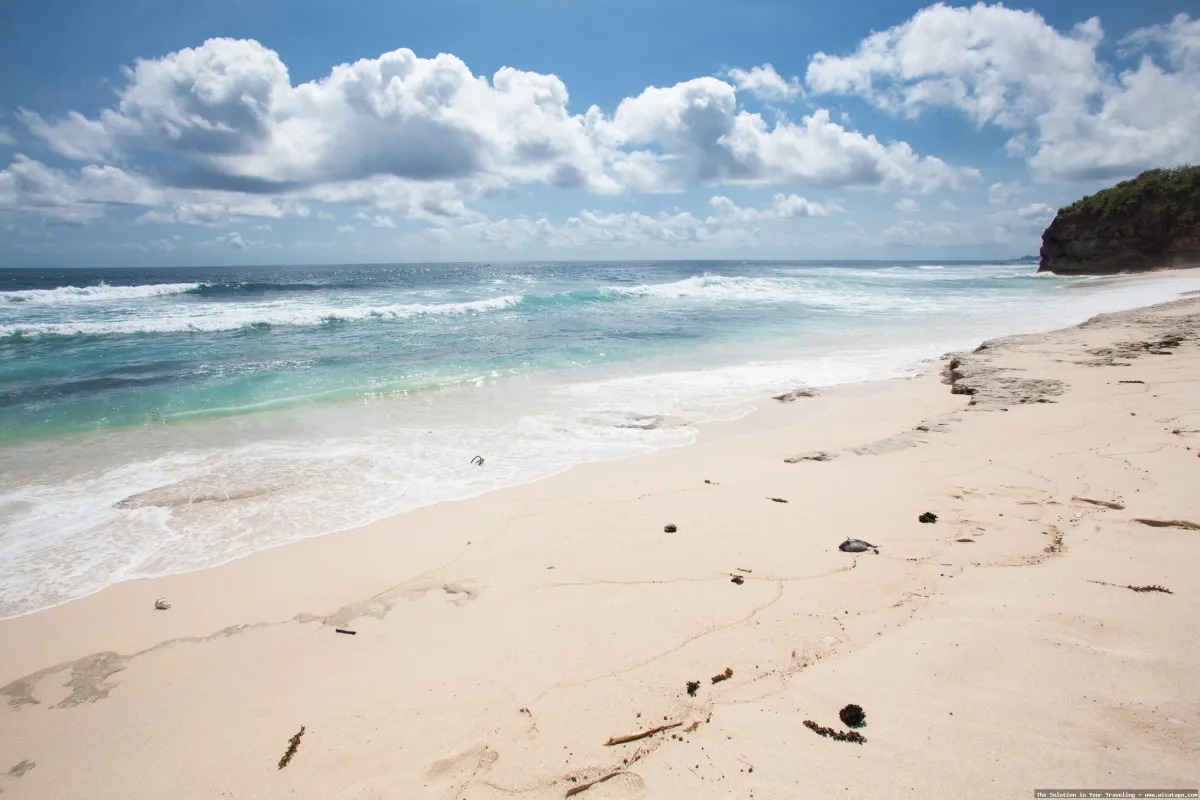 wisata Pantai Ngudel yang menawan