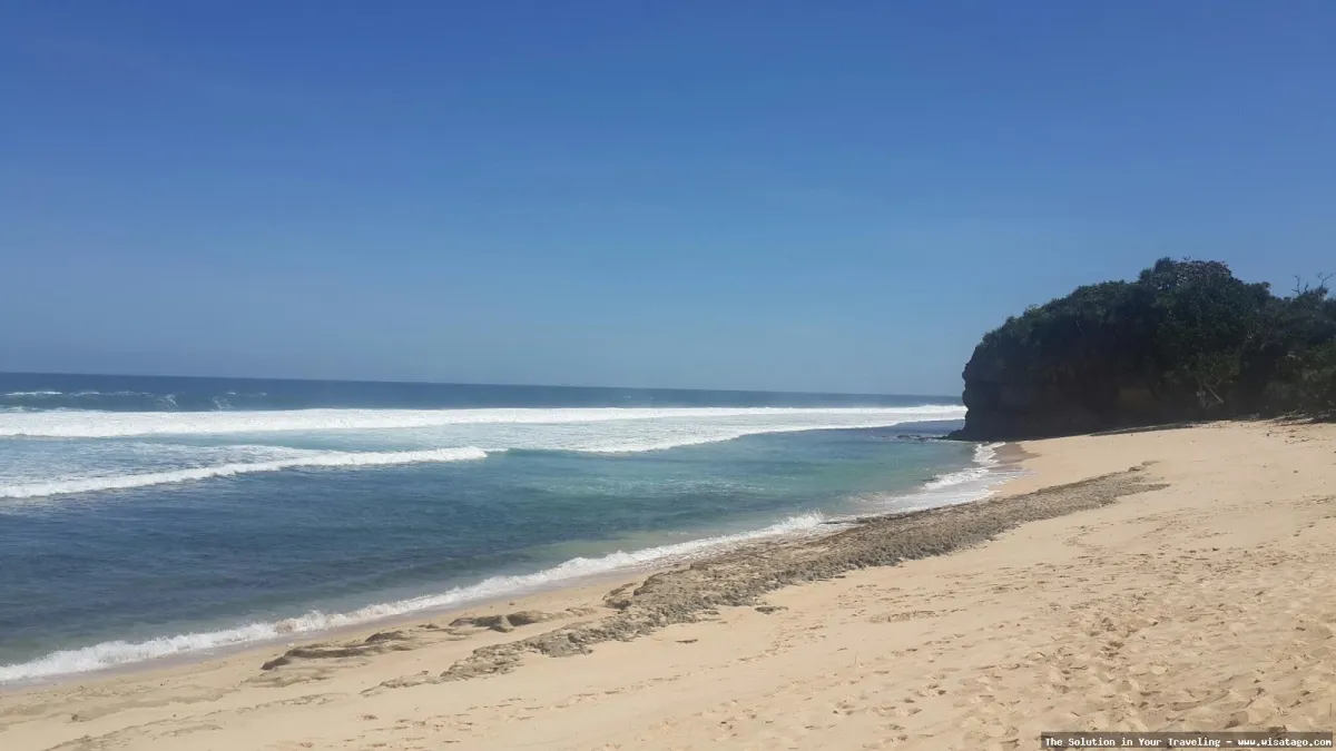 Wisata Pantai Ngudel yang menawan alami