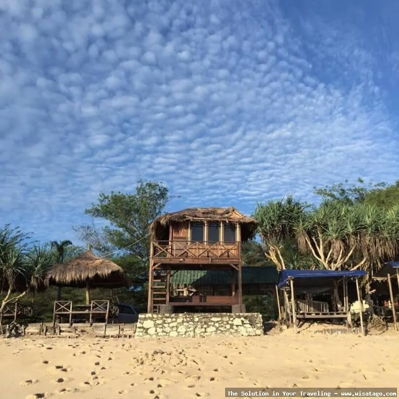 Wisata Pantai Nguluran dengan keindahan alam.