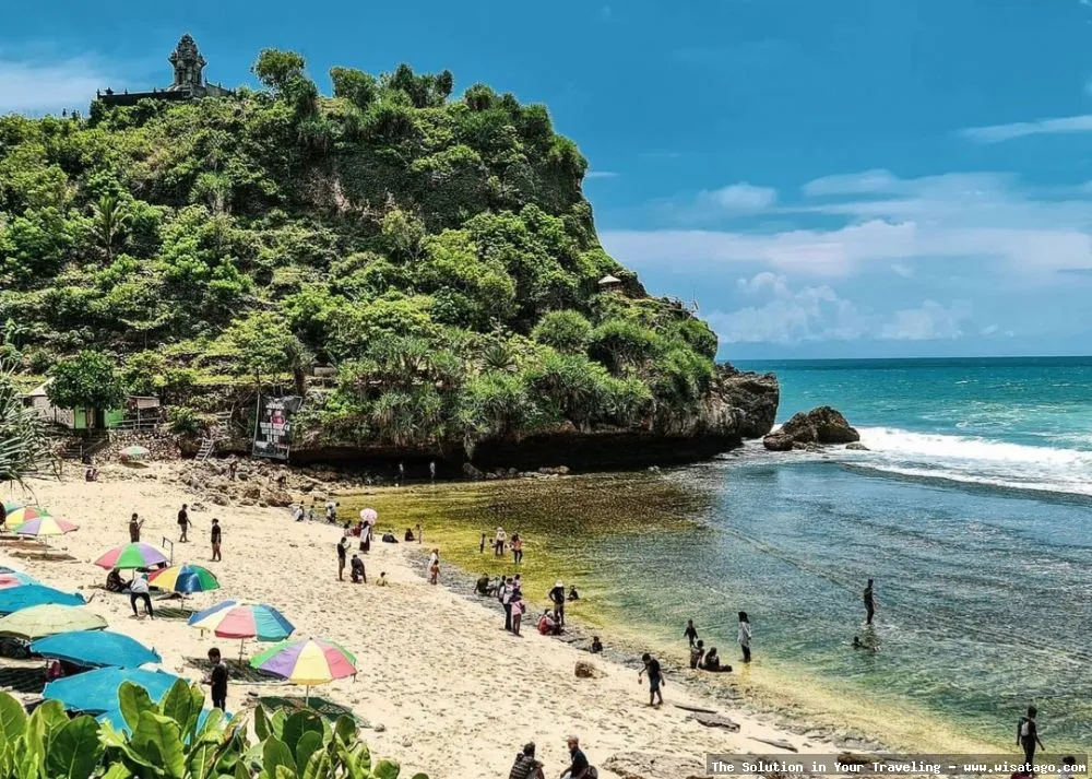 Wisata Pantai Nguyahan yang mempesona.