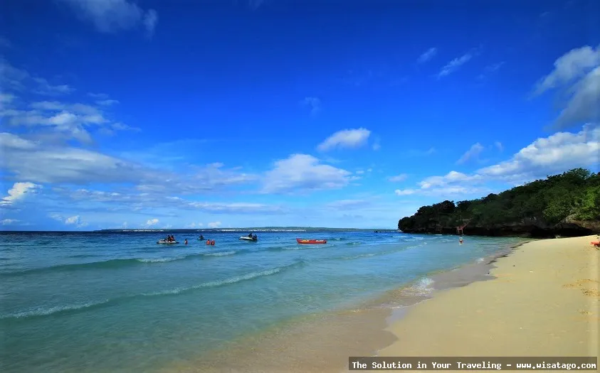 Wisata Pantai Nirwana yang mempesona.