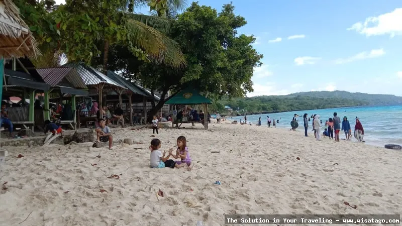 Wisata Pantai Nirwana, pasir putih eksotis
