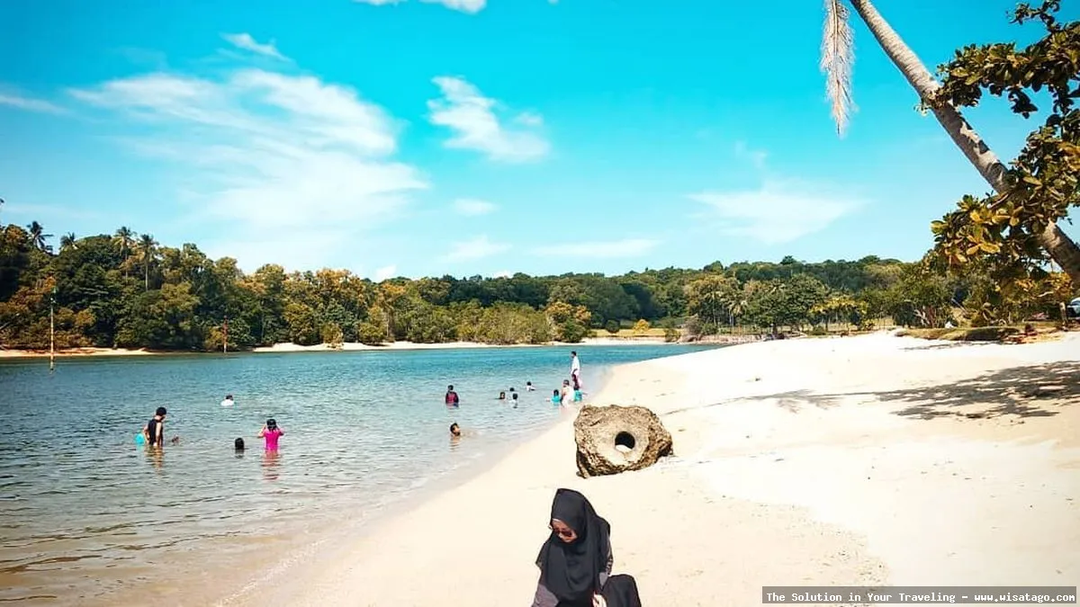 Wisata Pantai Nongsa, pasir putih indah
