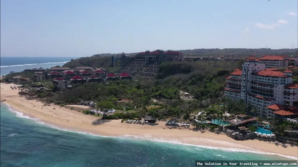 Wisata Pantai Nusa Dua yang memukau