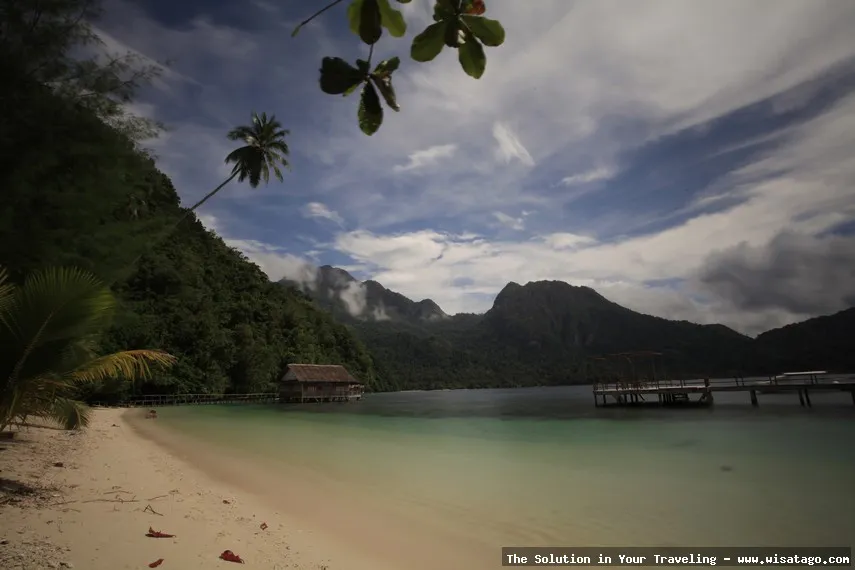 wisata Pantai Ora yang memukau