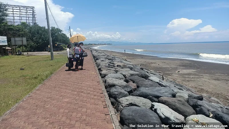 Wisata Pantai Padang Galak memukau