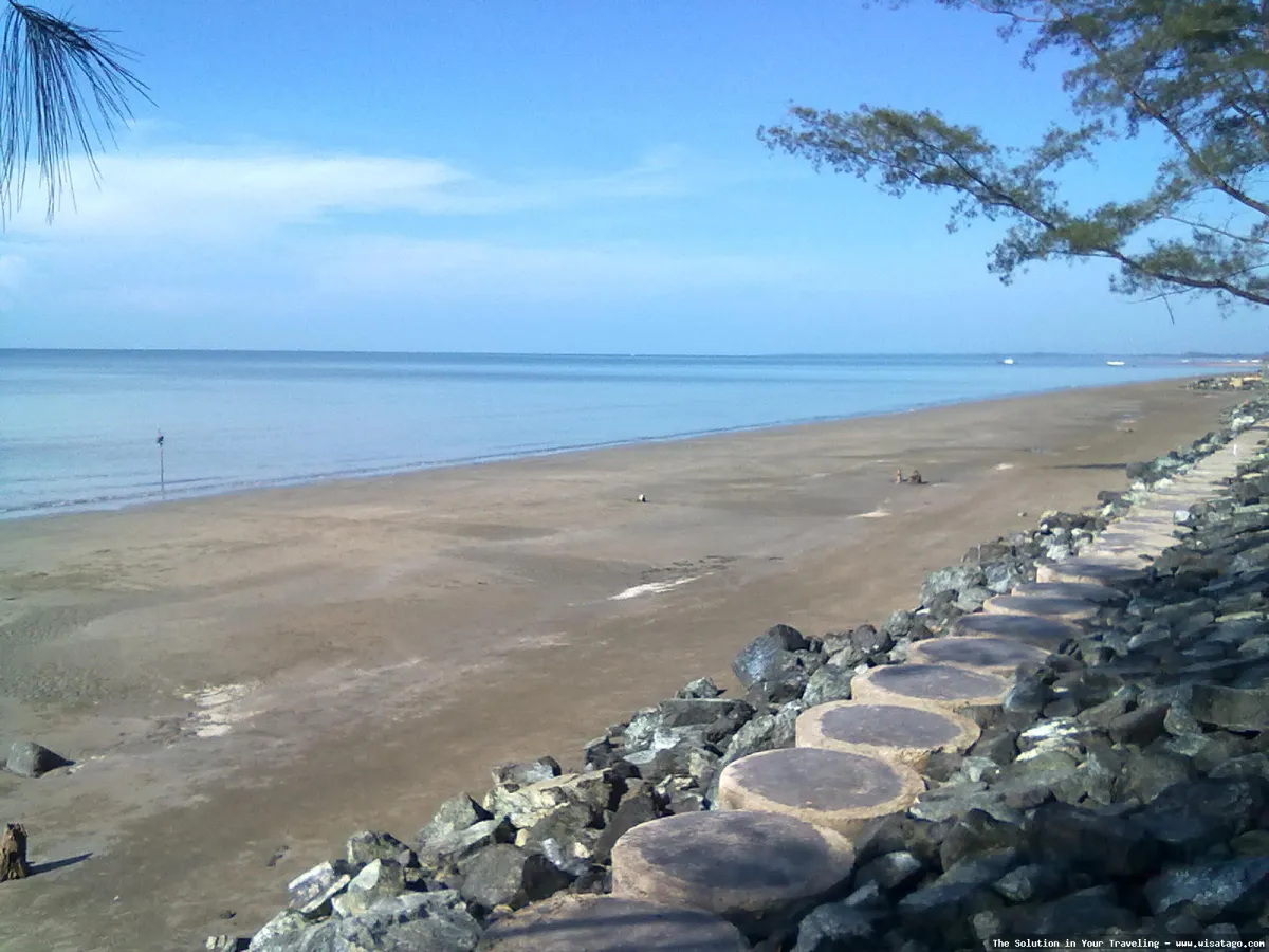 Wisata Pantai Pagatan yang mempesona.