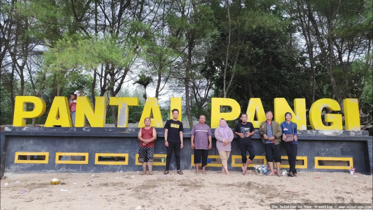 Wisata Pantai Pangi indah mempesona