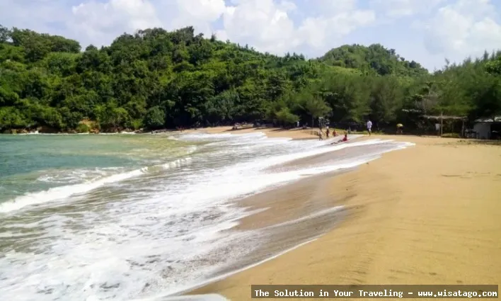 wisata Pantai Pangi indah mempesona