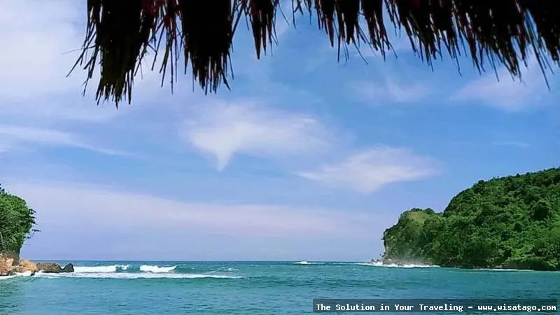 Wisata Pantai Pangi yang mempesona.