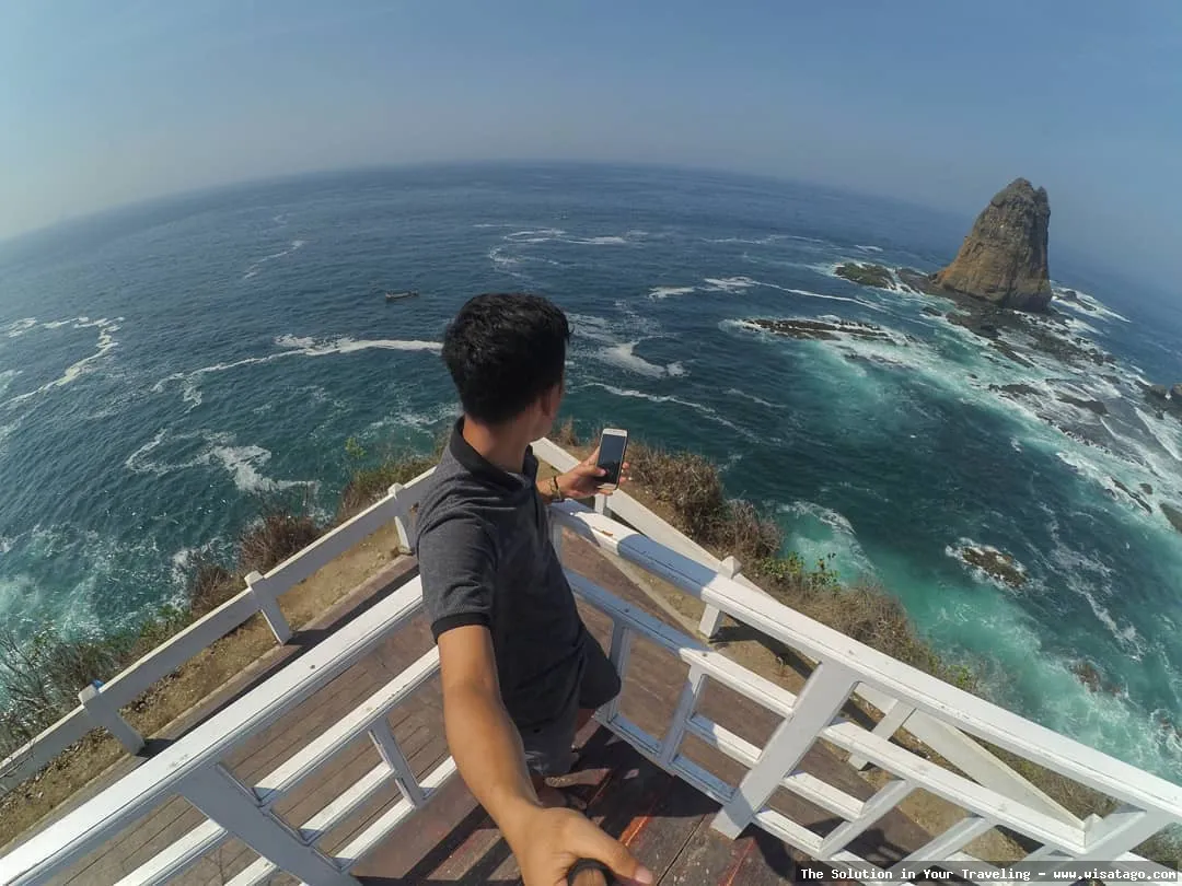 wisata Pantai Papuma Jember yang indah