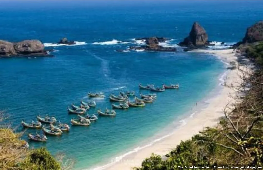 wisata Pantai Papuma Jember yang indah