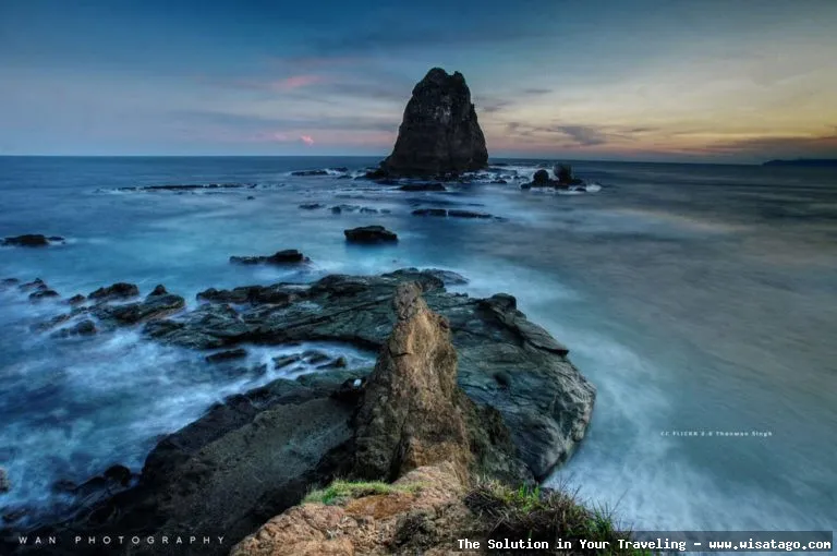 Wisata Pantai Papuma Jember yang indah