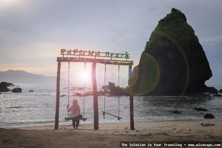 Wisata Pantai Papuma Jember yang indah