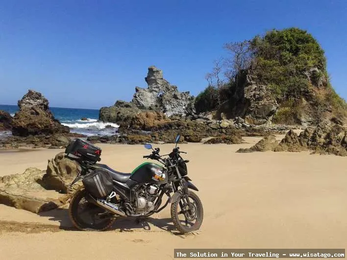 wisata Pantai Parang Kursi menawan