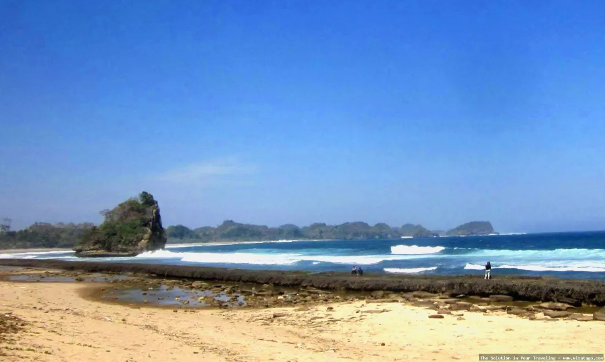 wisata Pantai Parang Kursi menawan