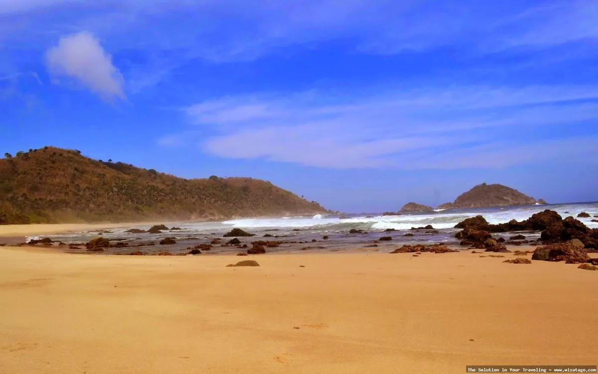 wisata Pantai Parang Kursi nan eksotis