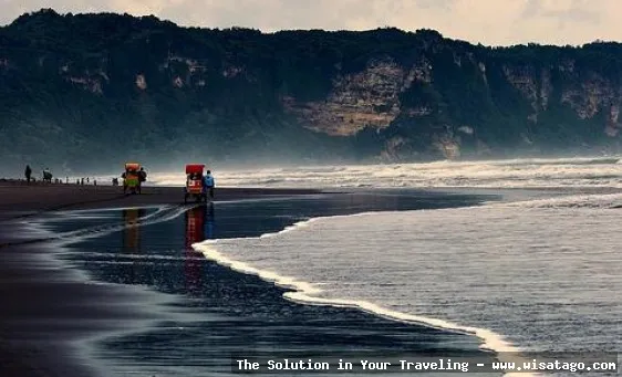 wisata Pantai Parangkusumo Yogyakarta yang mempesona