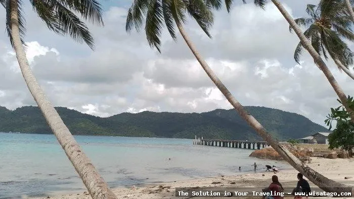 Wisata Pantai Pasir Manang yang indah