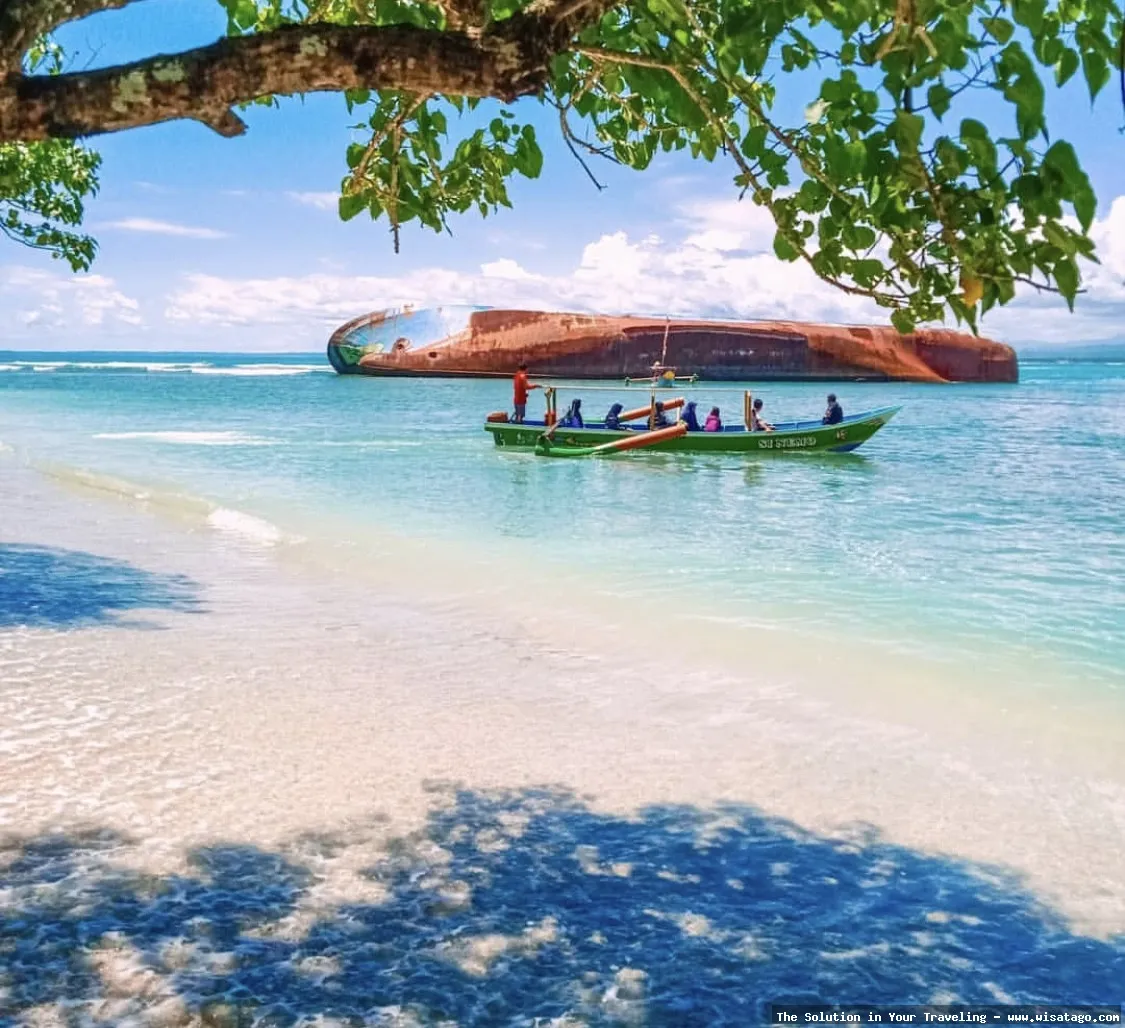 wisata Pantai Pasir Marus yang indah
