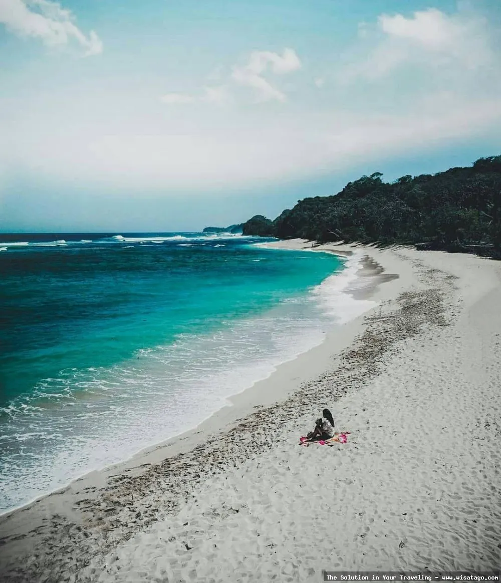 Wisata Pantai Pasir Panjang nan indah
