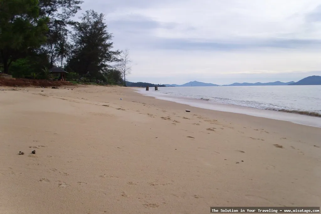 Wisata Pantai Pasir Panjang nan indah