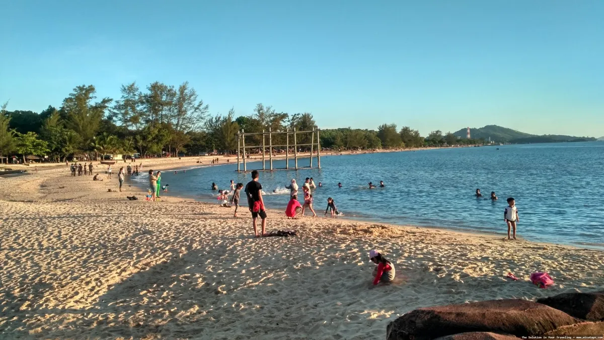 Wisata Pantai Pasir Panjang nan eksotis
