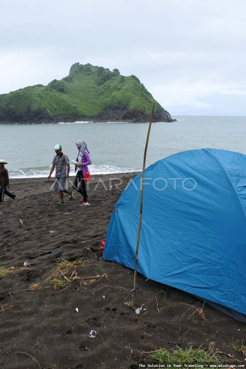 Wisata Pantai Payangan: Tips, Harga Tiket, Kuliner, Lokasi, Fasilitas dan Spot