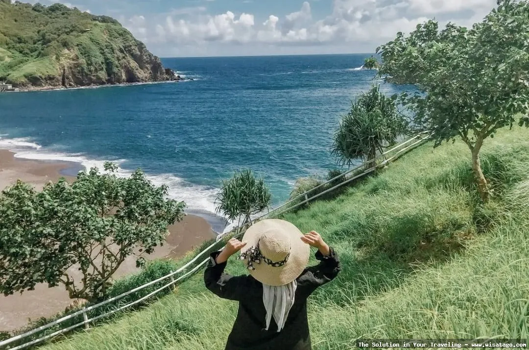 wisata Pantai Payangan Jember yang indah