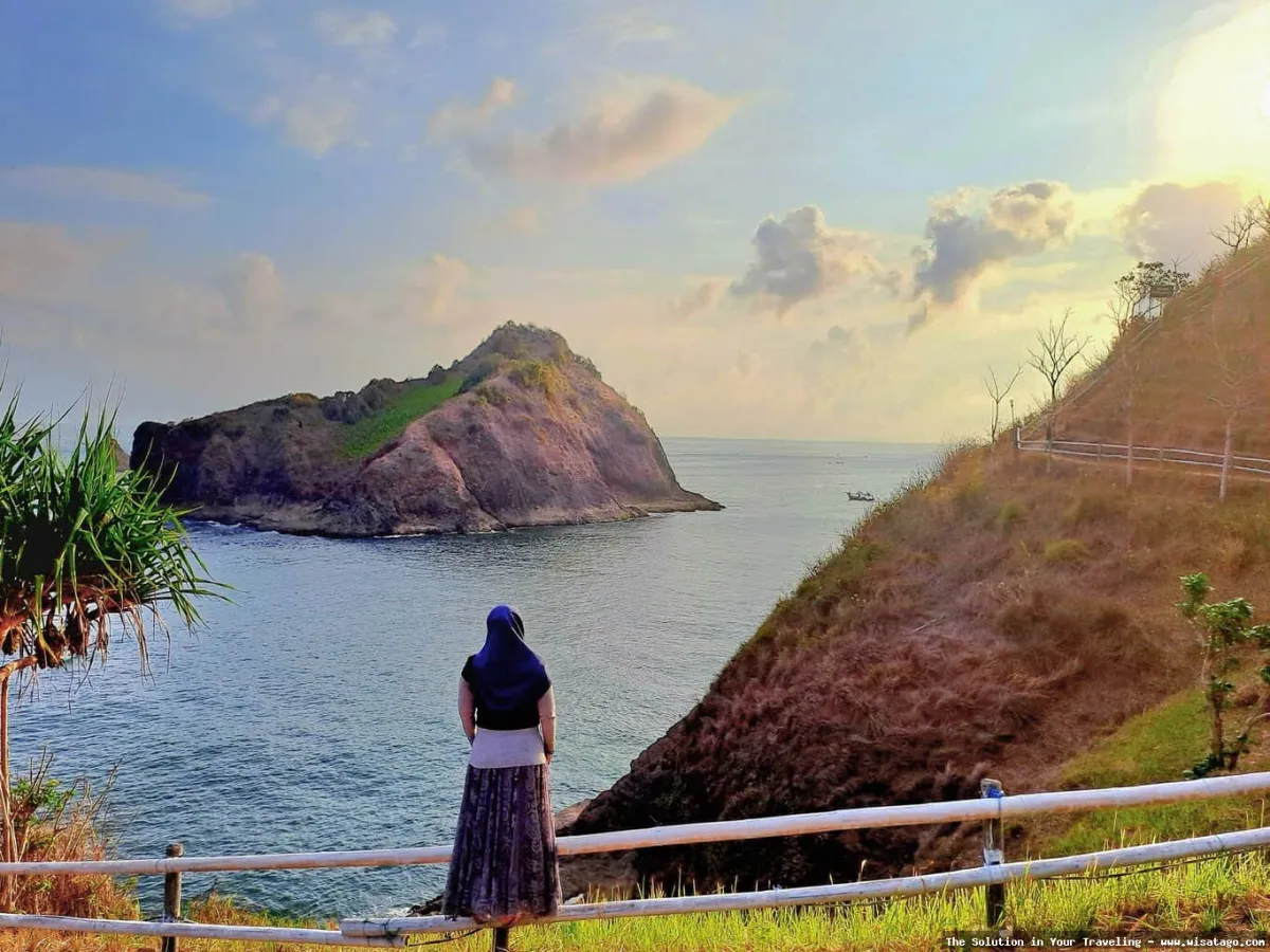 Wisata Pantai Payangan Jember yang indah.